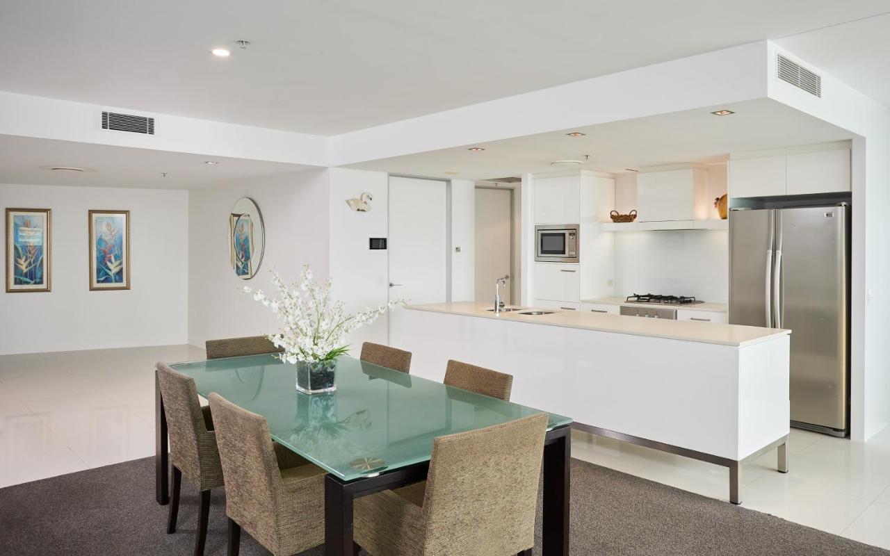 Serain Residences On 9 Hamilton Avenue Гоулд Коуст Екстериор снимка