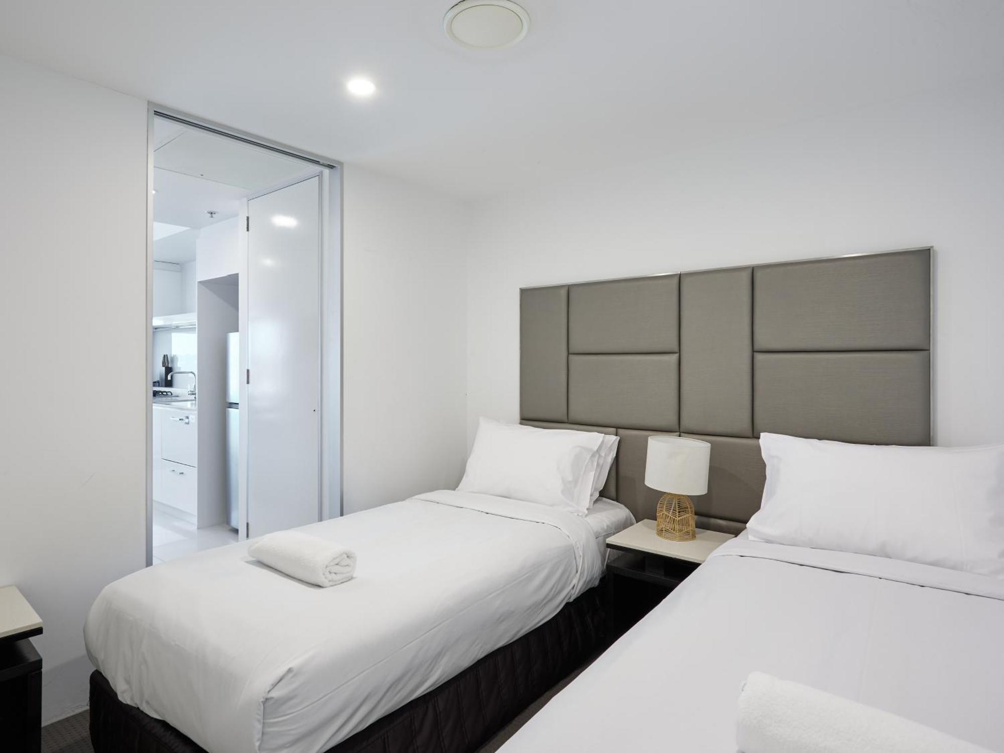 Serain Residences On 9 Hamilton Avenue Гоулд Коуст Екстериор снимка
