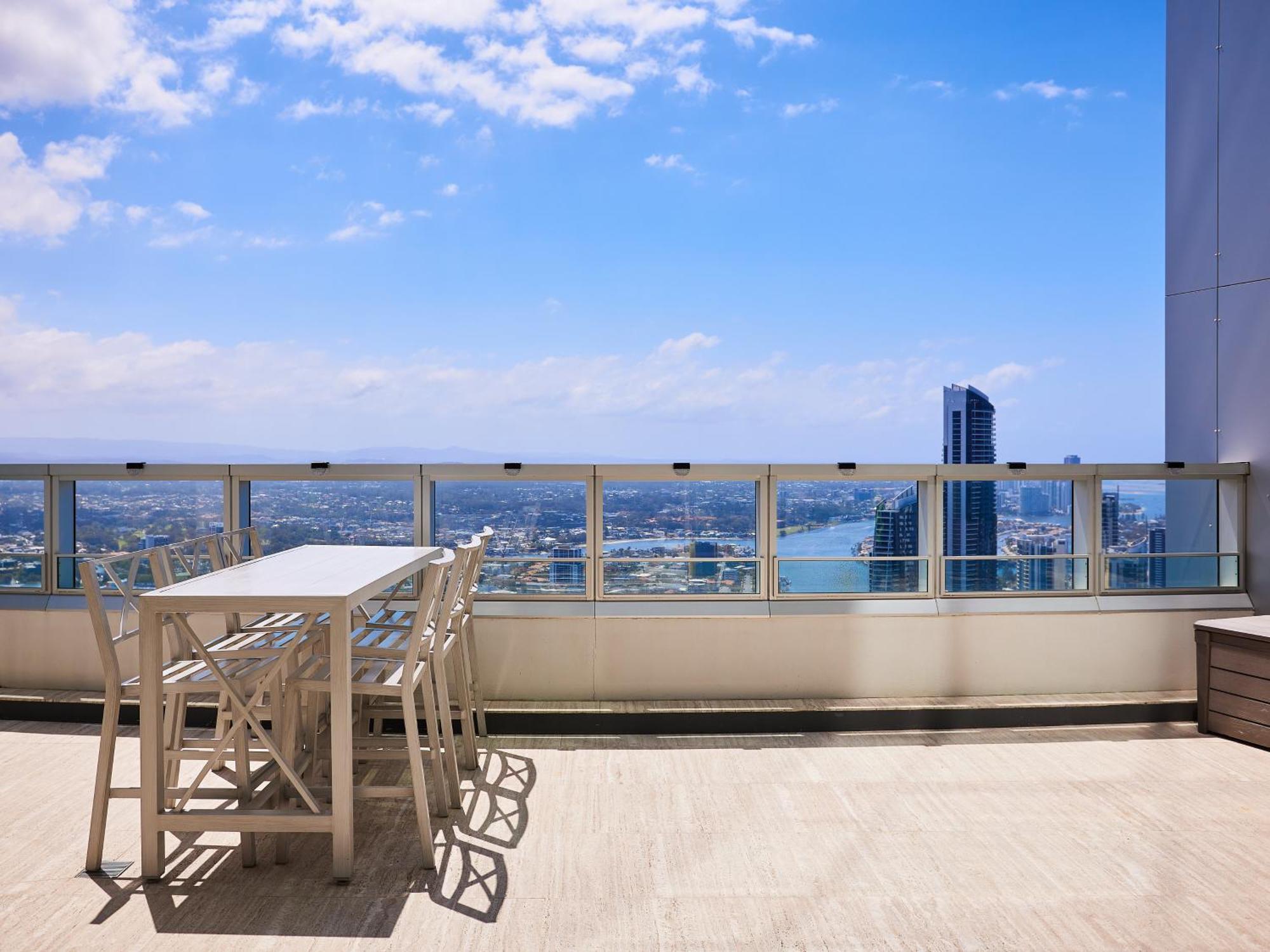 Serain Residences On 9 Hamilton Avenue Гоулд Коуст Екстериор снимка