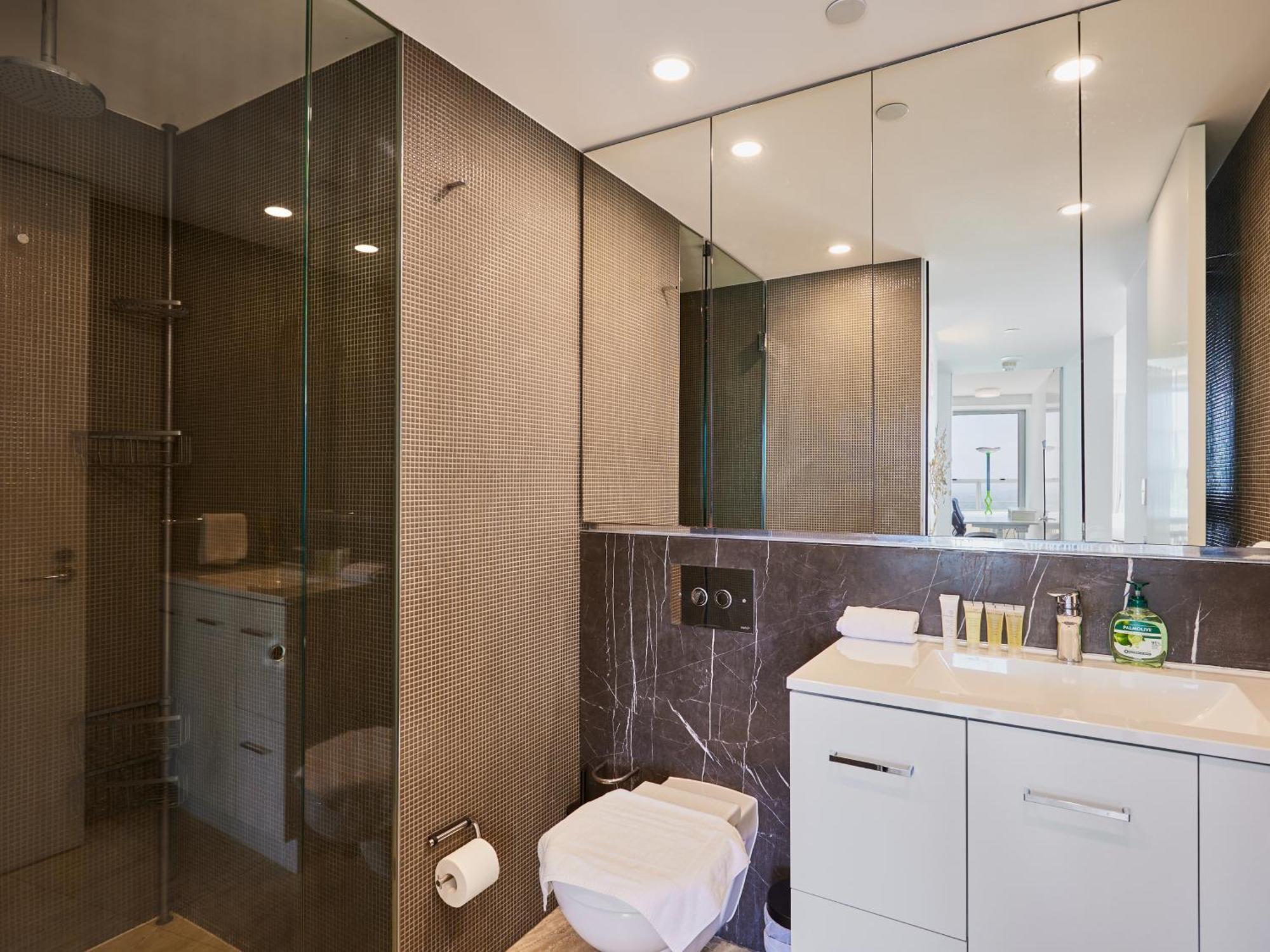 Serain Residences On 9 Hamilton Avenue Гоулд Коуст Екстериор снимка